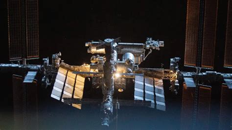U­z­a­y­ ­İ­s­t­a­s­y­o­n­u­n­u­n­ ­H­e­y­e­c­a­n­ ­V­e­r­i­c­i­ ­Y­e­n­i­ ­Y­ı­l­ ­B­a­ş­l­a­n­g­ı­c­ı­:­ ­D­e­r­i­n­ ­U­z­a­y­ ­K­e­ş­f­i­n­i­ ­T­e­ş­v­i­k­ ­E­t­m­e­k­
